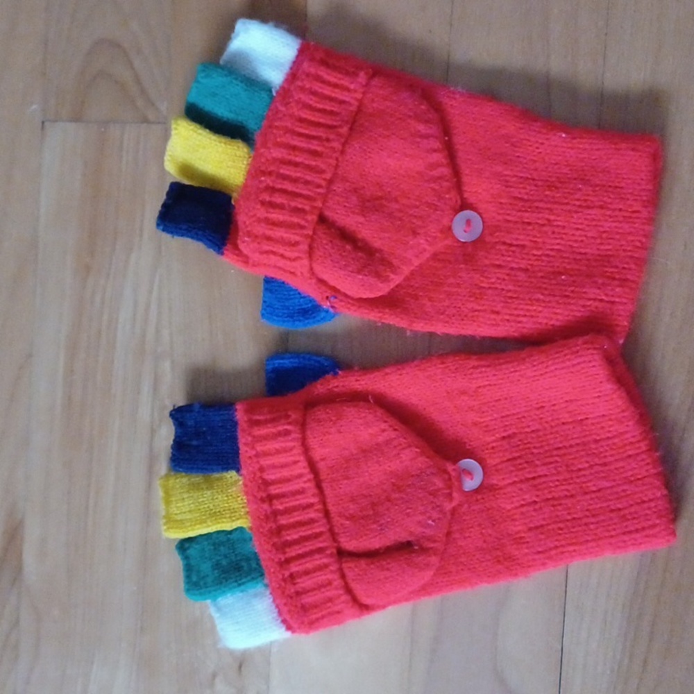 4/$20 Convertible gloves for girls from 5-10 years old.